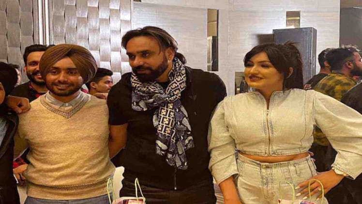 Naresh Kanodia Bio, Net Worth, Weight, Age, Wiki, Filmography, Girlfriends, Wife Anmol Gagan Maan with Babbu Maan 1024x767